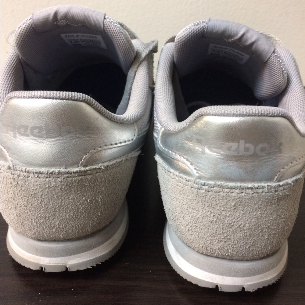 Reebok - Picture 3 of 5